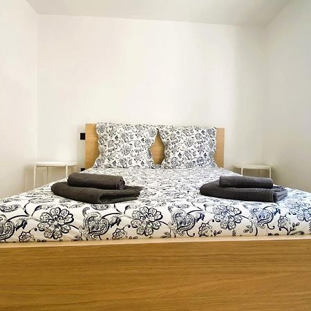 Marie Antoinette - Appartement 2 Chambres, Centre Ville, Terrasse, Moderne Antibes Esterno foto